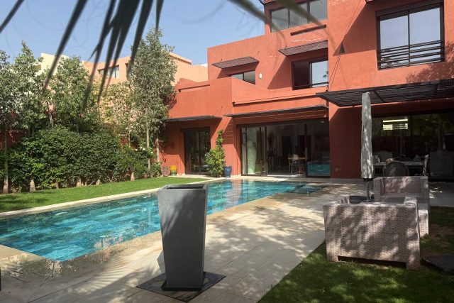 Almaaden Belle Villa à louer vide ,  4 Ch, 1 Ch du Personnel, Piscine chaufée