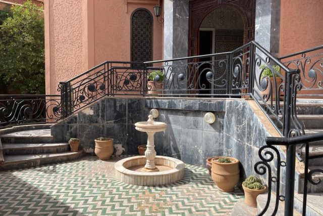 Semlalia : Belle Villa de style Beldi chic à vendre, sur un Terrain de 599 m²