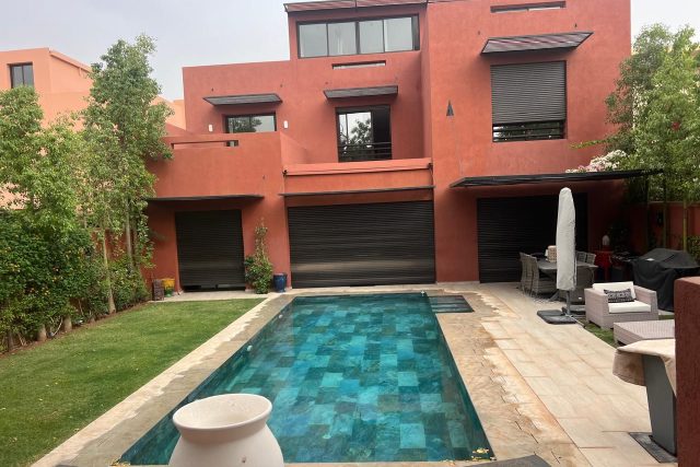 Almaaden Belle Villa à louer vide , composée de 4 chambres