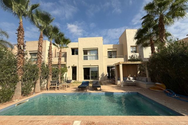 Argan Golf: Villa à louer meublée, front golf, 4 Ch, Jardin et Piscine privative